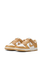 Nike Honeycomb Gold and White Youth Dunk Low Trainers - Image 5 of 10
