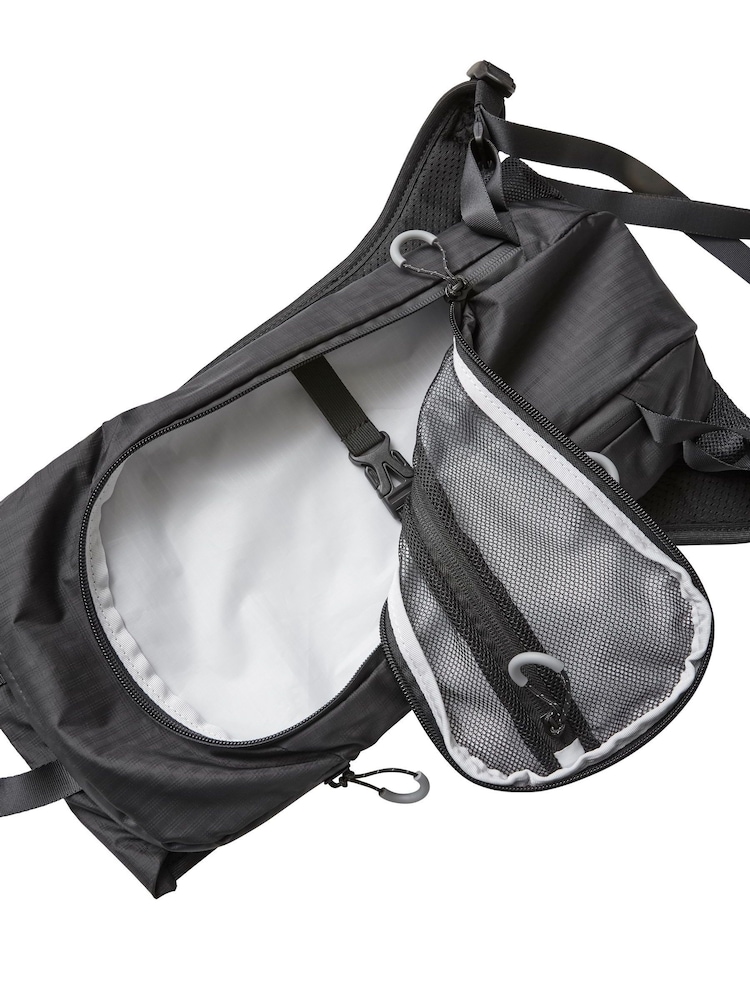 New Balance Black Running 4L Backpack - Image 4 of 4 New Balance Black Running 4L Backpack - Image 4 of 4