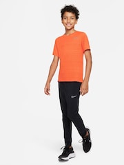 Picante rdeča - Trening majica Nike Dri-FIT Miler - Slika 3 iz 5