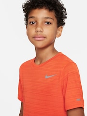 Picante rdeča - Trening majica Nike Dri-FIT Miler - Slika 4 iz 5