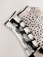 Black & White Safari Trainer Socks 4 Pack - Image 7 of 7
