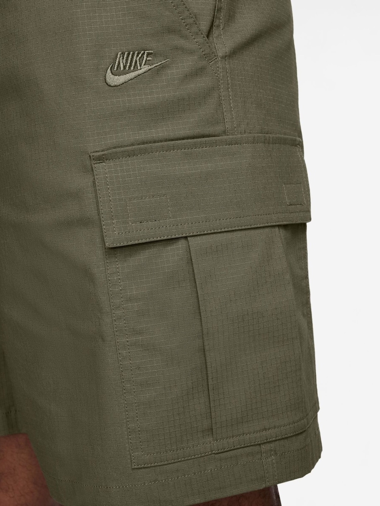 Nike Medium Olive Green Club Woven Cargo Shorts - Image 4 of 4 Nike Medium Olive Green Club Woven Cargo Shorts - Image 4 of 4
