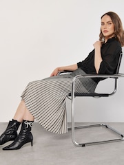Apricot Black Gradiating Knitted Midi Skirt - Image 5 of 6