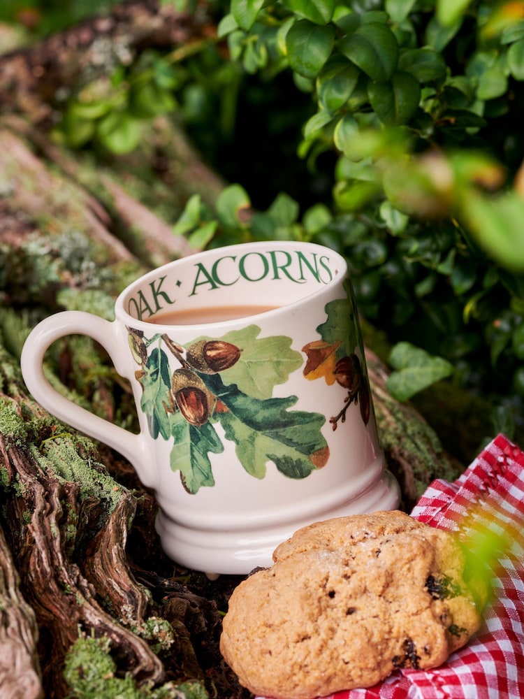 Emma Bridgewater Cream Oak & Acorn 1/2 Pint Mug - Image 1 of 5 Emma Bridgewater Cream Oak & Acorn 1/2 Pint Mug - Image 1 of 5