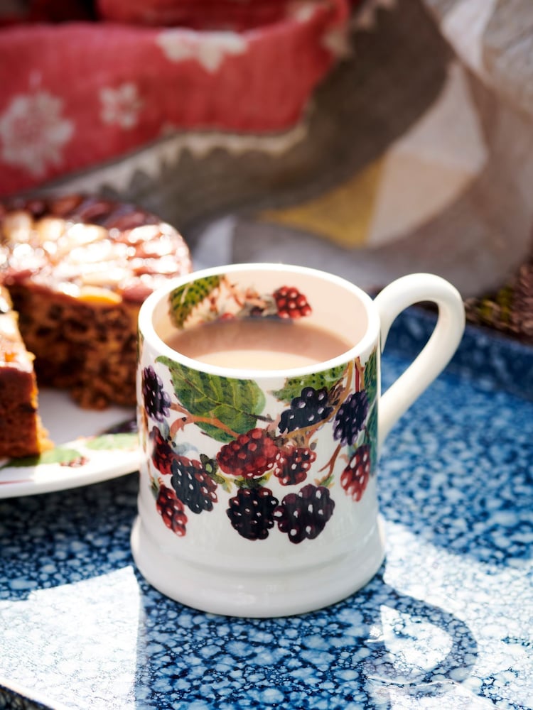 Emma Bridgewater Cream Blackberry 1/2 Pint Mug - Image 1 of 5
