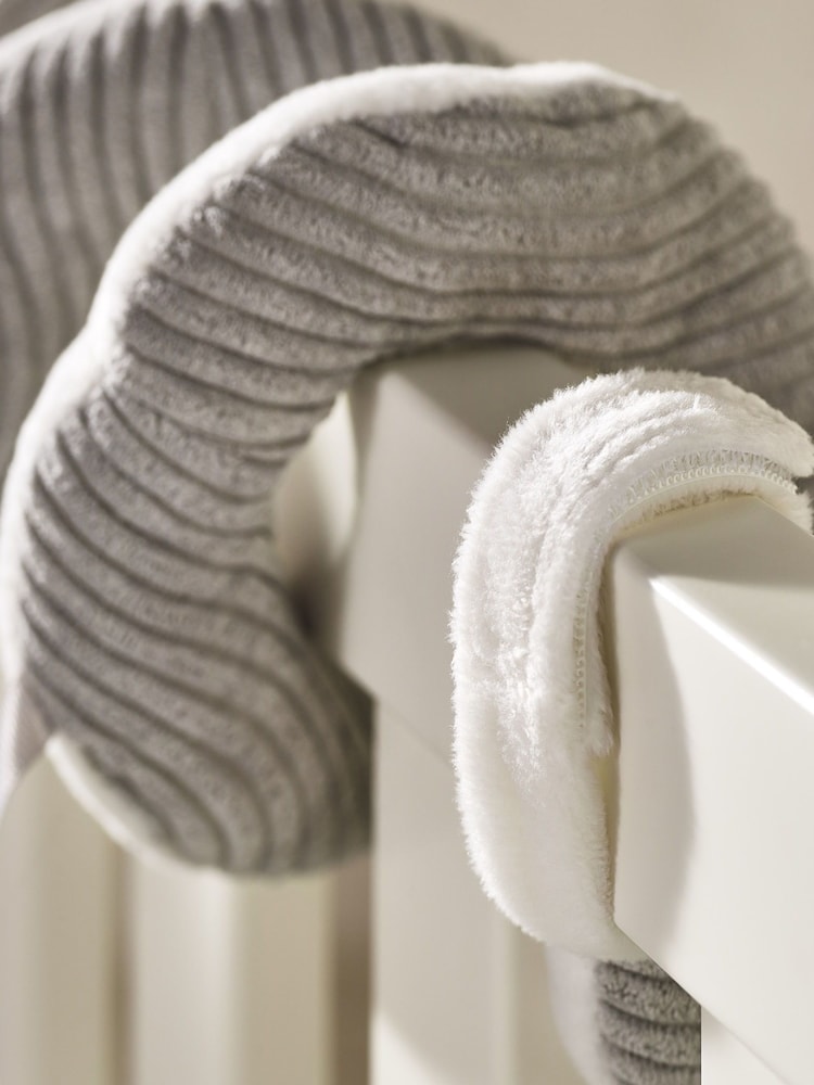 The White Company Spiral Cot White Toy - Image 3 of 3