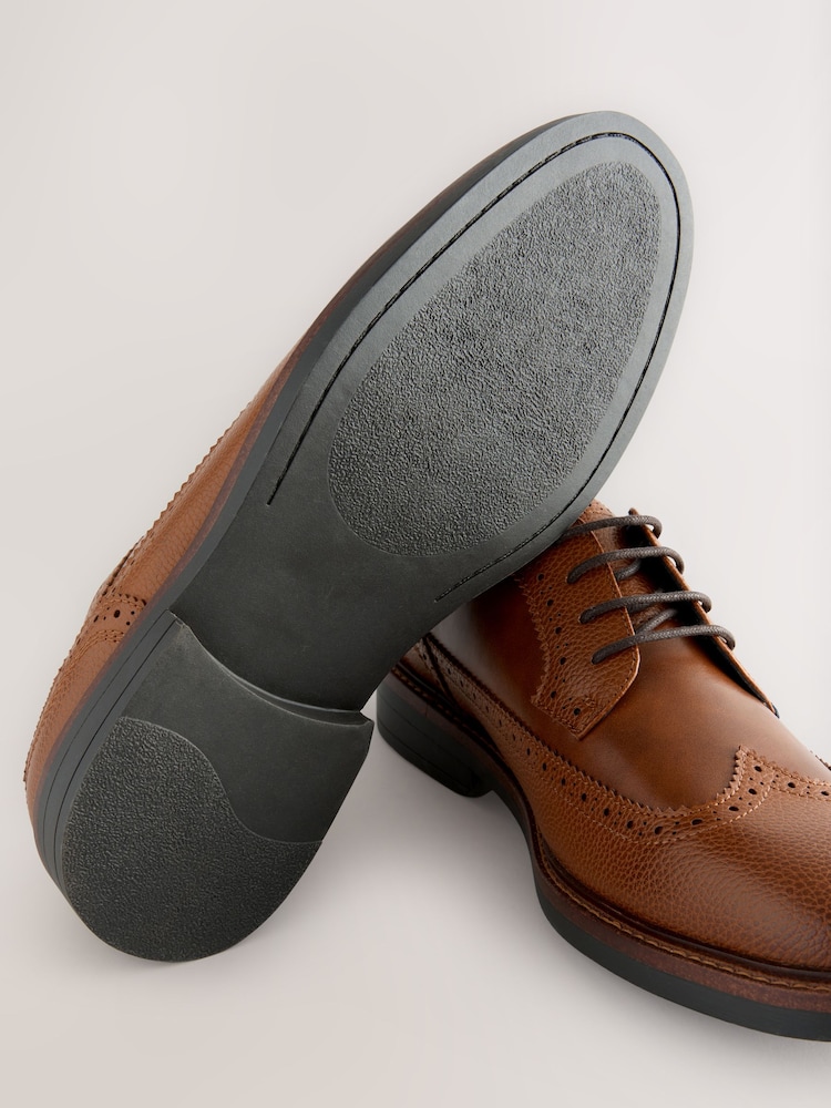 Rjava - Chunky Sole gležnjar z luknjičastim vzorcem in vezalkami - Slika 5 iz 5 Rjava - Chunky Sole gležnjar z luknjičastim vzorcem in vezalkami - Slika 5 iz 5