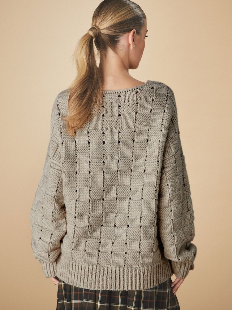 Topo neutro - Waffle Stitch V-Neck Knitted Jumper with Wool - Imagen 2 de 8 Topo neutro - Waffle Stitch V-Neck Knitted Jumper with Wool - Imagen 2 de 8