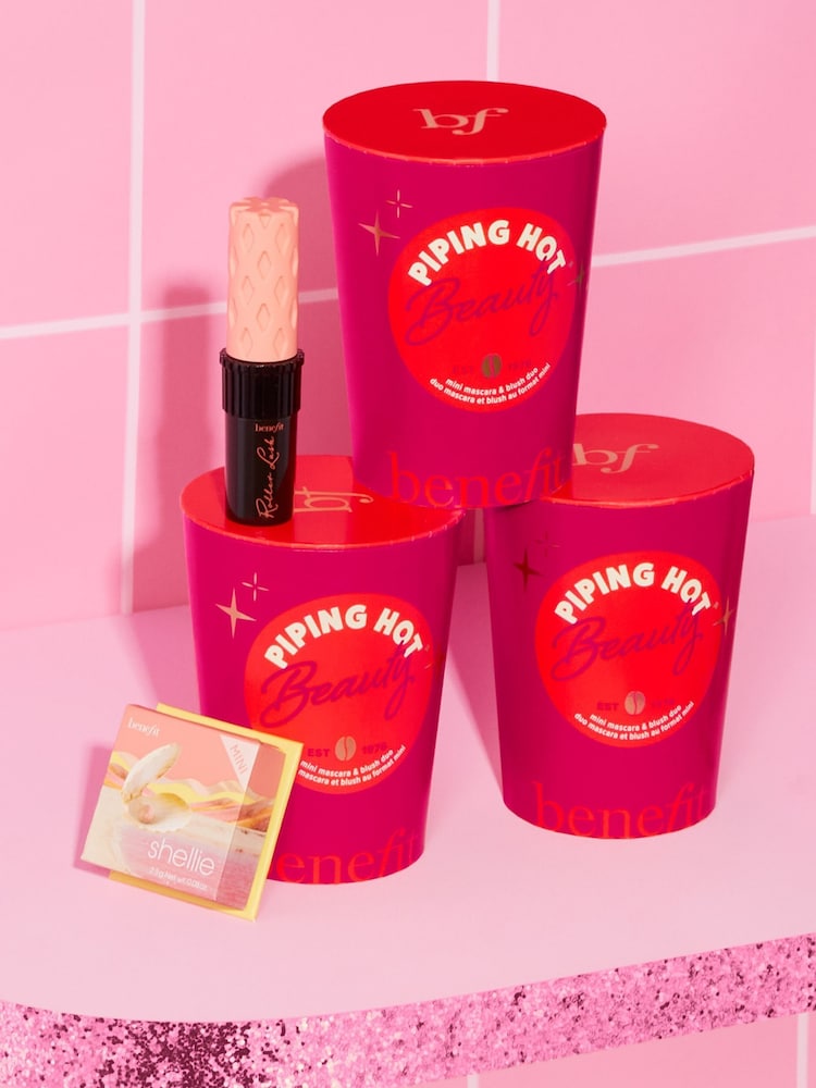 Benefit Piping Hot Beauty Mini Roller Lash Mascara & Shellie Blush Duo (Worth £31.50) - Image 4 of 4