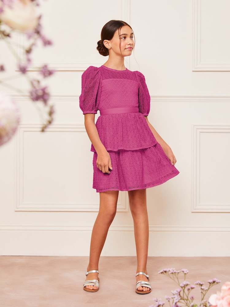 Vestido de evento prémium de encaje con mangas abullonadas de Lipsy (5-16 años) - Imagen 4 de 4