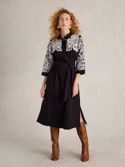 White Stuff – Hemdkleid aus 100 % Bio-Baumwolle mit Thymianstickerei - Bild 1 von 6