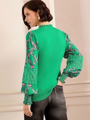 Love & Roses Green Floral Petite Woven Sleeve Frill Neck Finge Gauge Knitted Jumper - Image 4 of 4