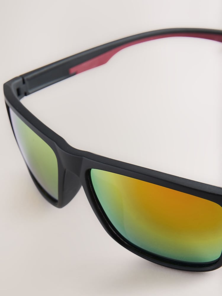 Negro - Gafas de sol de estilo deportivo - Imagen 4 de 4 Negro - Gafas de sol de estilo deportivo - Imagen 4 de 4