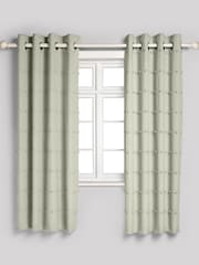 Cortinas blackout Bobble Pom Eyelet - Imagem 1 de 7