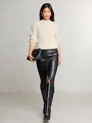 Crema - Lipsy Fluffy Metallic Puff Sleeve Knitted Jumper - Imagen 3 de 4