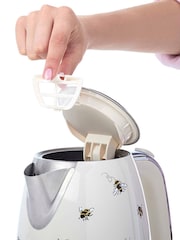 Cath Kidston Cream 1.7L Jug Bee Kettle - Image 4 of 6