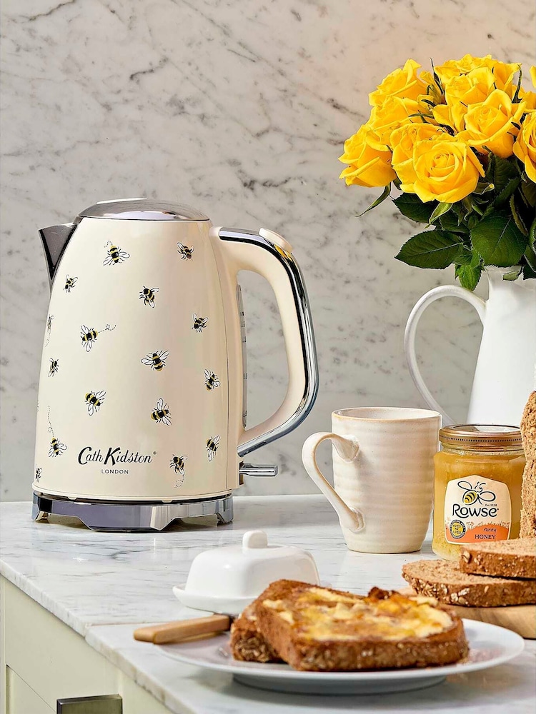 Cath Kidston Cream 1.7L Jug Bee Kettle - Image 6 of 6