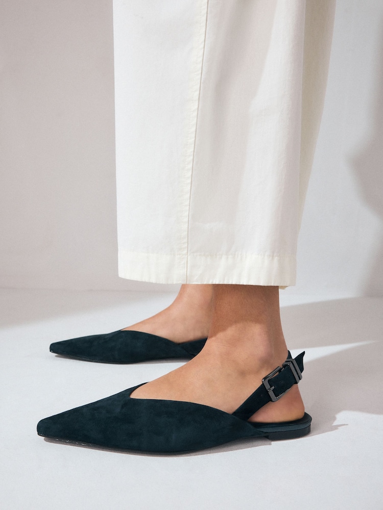Marinha - Forever Comfort® Leather Point Toe Buckle Slingback Shoes - Imagem 2 de 9