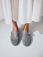 أزرق - حذاء Mary Jane بتصميم منسوج ومقدمة مستديرة وإبزيم مزدوج من Forever Comfort® - صورة 3 من 10