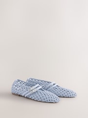 أزرق - حذاء Mary Jane بتصميم منسوج ومقدمة مستديرة وإبزيم مزدوج من Forever Comfort® - صورة 7 من 10