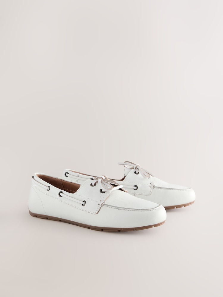 White Standard Fit Forever Comfort® Leather Round Toe Slim Boat Shoes - Image 2 of 3