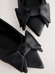Preto - Bailarinas Forever Comfort® Point Toe Bow - Imagem 5 de 5