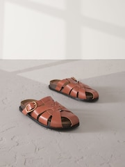 Rjava - Signature Premium Leather Round Weave Buckle Footbed Shoes - Slika 1 iz 6
