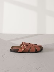 Rjava - Signature Premium Leather Round Weave Buckle Footbed Shoes - Slika 2 iz 6