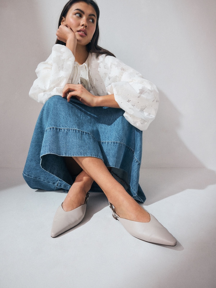 Osso - Forever Comfort® Leather Point Toe Buckle Slingback Shoes - Imagem 2 de 9