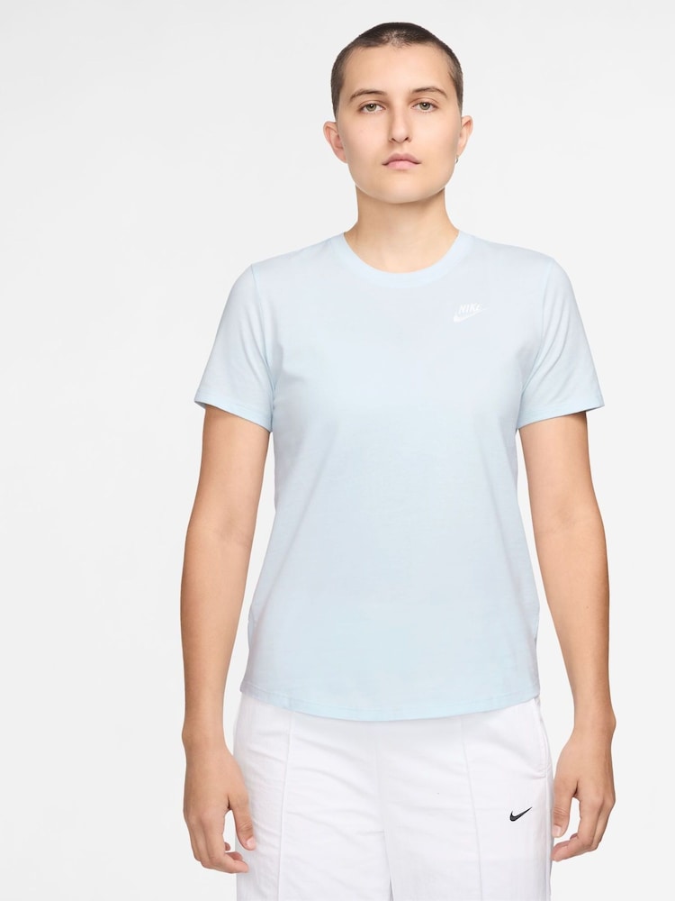 Tinte azul claro - Camiseta básica con diseño deportivo Club de Nike - Imagen 1 de 3