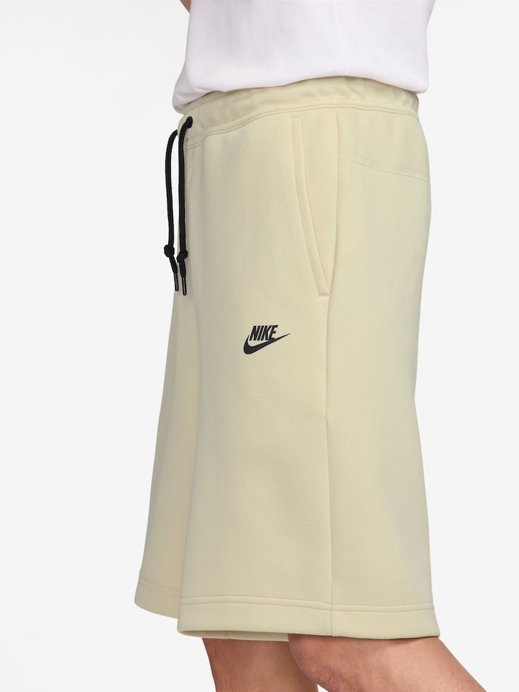 Lichtkaki - Nike tech fleece short - Image 3 of 4