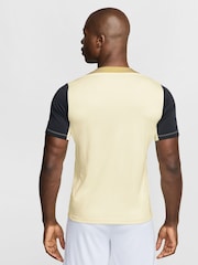 Crema - Camiseta Strike Dri-FIT Training de Nike - Imagen 2 de 3