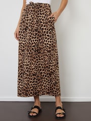 Коричневый - Threadbare Leopard Print Lightweight Jersey 100% Cotton Midi Skirt with Pockets - Изображение 2 из 4