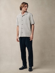 monochrome - Cuban Col Textured Jersey Manches courtes Chemises - Image 2 de 7