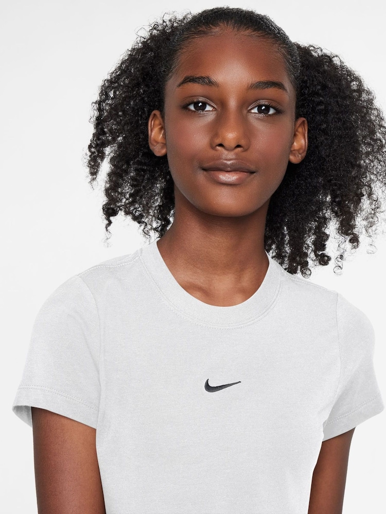 Nike White Dropped T-Shirt - Image 3 of 3 Nike White Dropped T-Shirt - Image 3 of 3