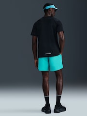 Cactus azul - 7 pulgadas - Pantalones cortos sin forro para correr Dri-FIT Challenger de Nike - Imagen 2 de 5