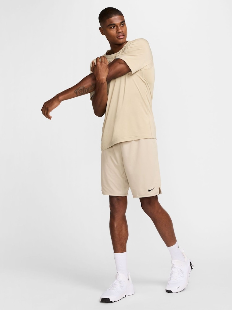 Nike Brown Totality Dri-FIT 9 inch Unlined Training Shorts - Image 7 of 7 Nike Brown Totality Dri-FIT 9 inch Unlined Training Shorts - Image 7 of 7