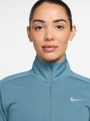 Дымчато-синий - Топ для бега с короткой молнией Nike Dri-FIT Pacer - Изображение 3 из 3
