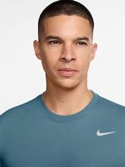 Дымчато-синий - Спортивная футболка Nike Dri-FIT Legend  - Изображение 3 из 3