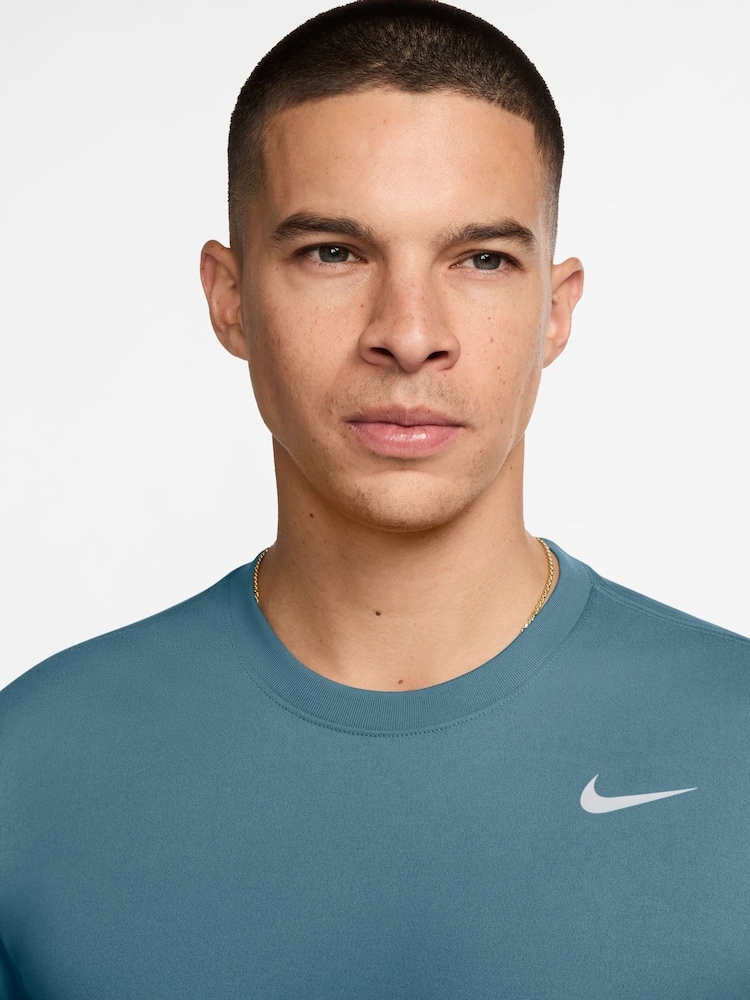 Дымчато-синий - Спортивная футболка Nike Dri-FIT Legend  - Изображение 3 из 3