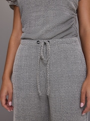 Gris - Pantalons texturés à cordon de serrage ample - Image 5 of 8