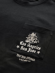 Noir motif tatouage - Coupe ample - T-shirt épais imprimé graphique - Image 9 de 9