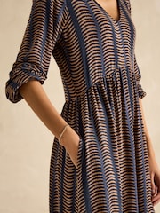 Joules Nia Navy Blue & Tan V-Neck Long Sleeve Midaxi Dress - Image 5 of 6