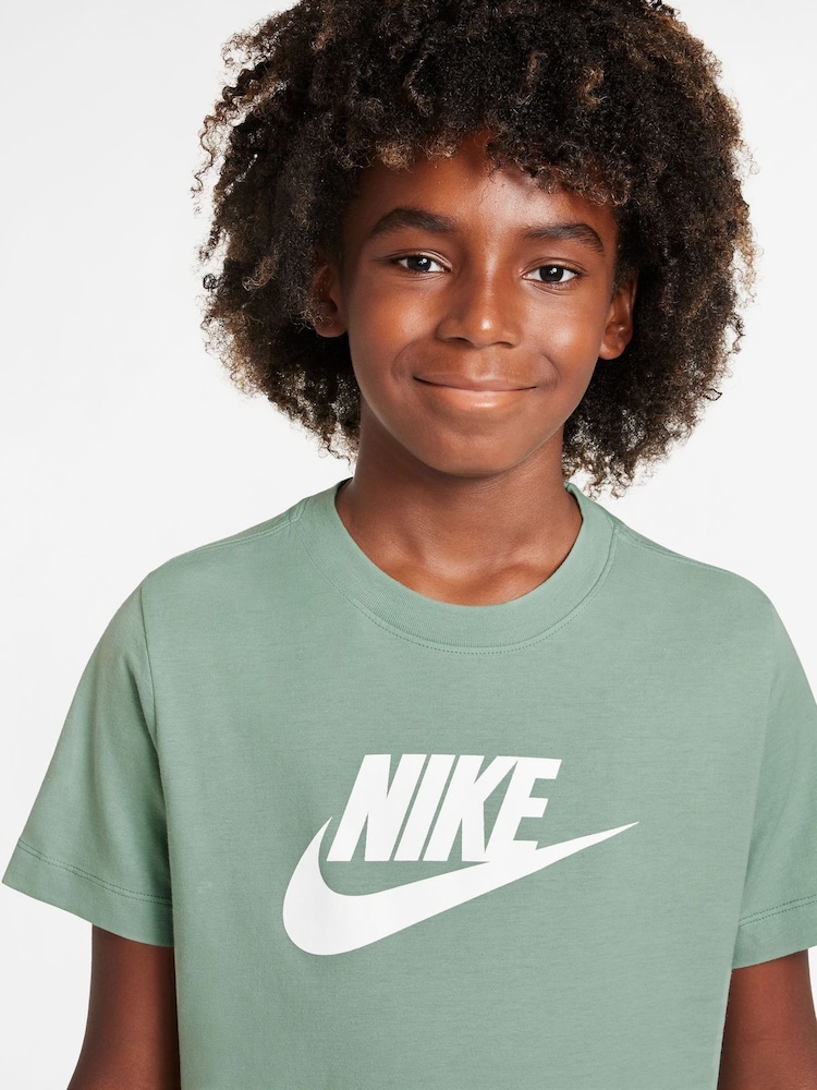 Nike Steam Green HBR Logo 100% Cotton T-Shirt - Image 3 of 3