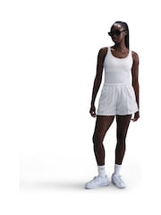 Светло-серый - Nike Chill Terry Mid Rise 4" Шорты из французского терри - Изображение 1 из 5