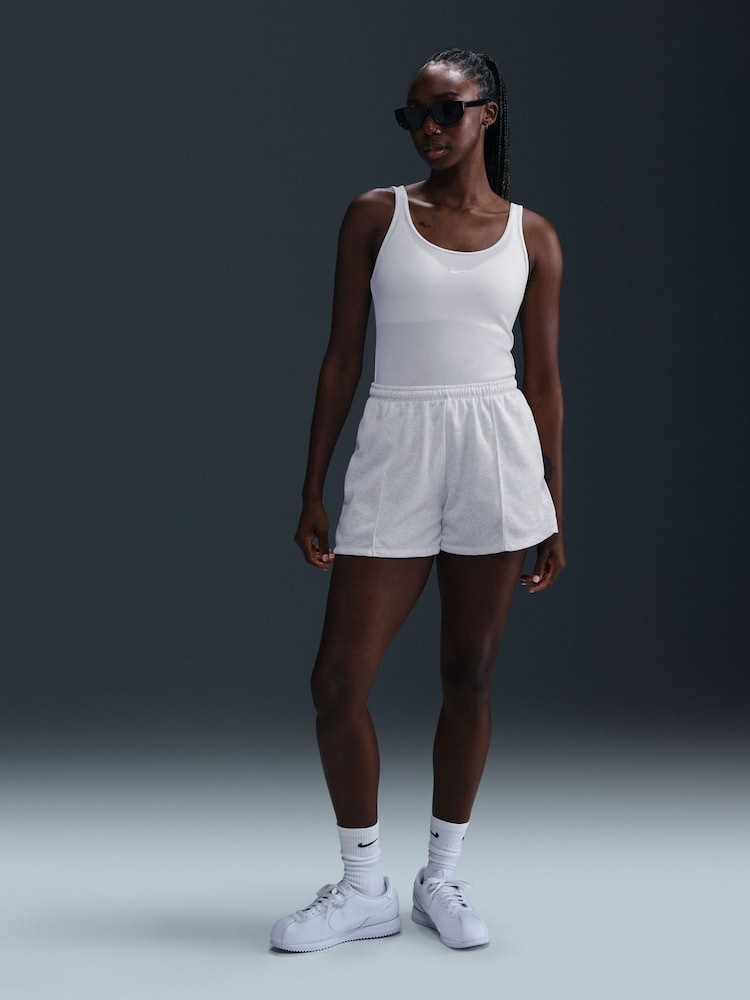 Svetlo siva - Srednje visoke kratke hlače Nike Chill Terry 4" French Terry - Slika 1 iz 10 Svetlo siva - Srednje visoke kratke hlače Nike Chill Terry 4" French Terry - Slika 1 iz 10