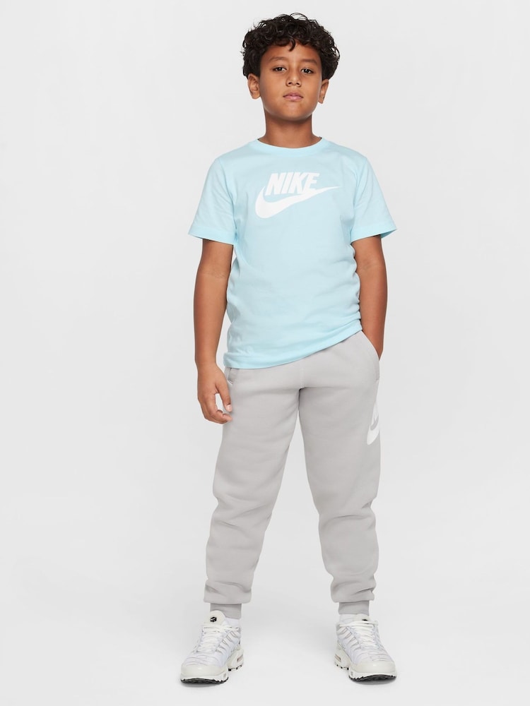 Nike Glacier Blue HBR Logo 100% Cotton T-Shirt - Image 5 of 5