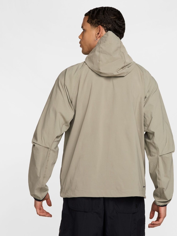 Nike Light Army Sportswear Tech Woven Windrunner Jacket - Image 2 of 13