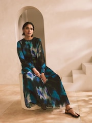 Navy/Black Smudge Metallic Long Sleeve Crinkle Tie Waist Maxi Dress - Image 3 of 8