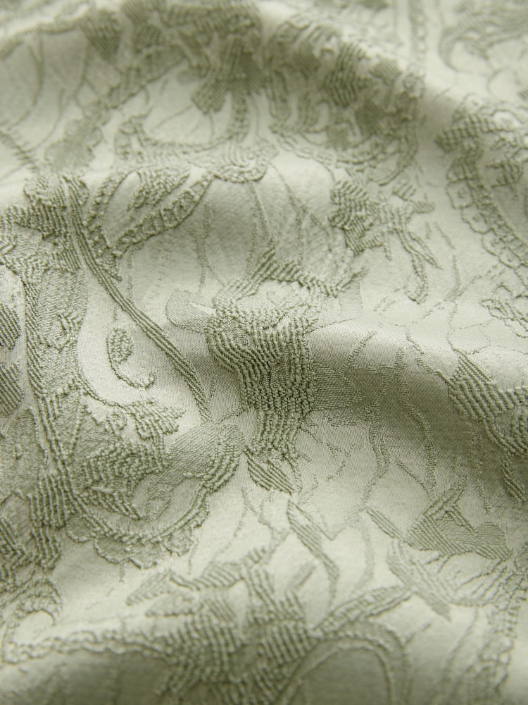 Salbeigrün - Langärmliges Jaquard-Maxikleid mit taillierten Puffärmeln - Bild 8 von 8 Salbeigrün - Langärmliges Jaquard-Maxikleid mit taillierten Puffärmeln - Bild 8 von 8